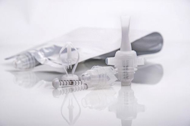 Abb. 2: Beutelverpackung mit Einschweiß-Ausgießer: Innovatives Dosiersystem für luftfreie, sterile Mehrfachentnahme von Pöppelmann FAMAC®