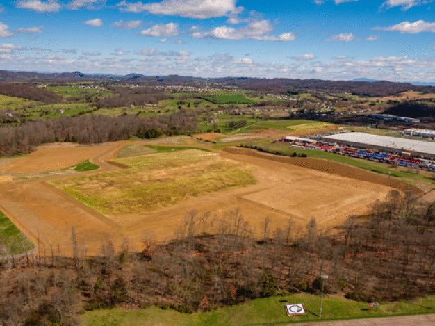 Im Industriepark nahe Johnson City, Tennessee, hat ebm-papst 12 Hektar Land erworben und plant 37 Mio. USD (rund 33 Mio. EUR) in den Ausbau eines neuen Werkes zu investieren. (Foto: ebm-papst)