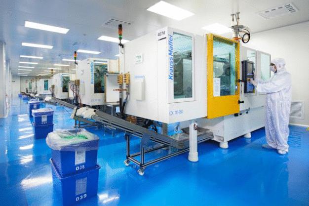 Reinraumproduktion bei Gerresheimer in Dongguang / Cleanroom production at Gerresheimer in Dongguang