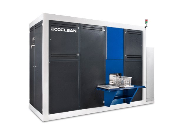 Die Vollvakuum-Lösemittelreinigungsanlage EcoCcompact lässt sich durch bis zu drei Flutbehälter und zahlreiche Standardoptionen optimal an die spezifische Aufgabe anpassen. (Foto: Ecoclean GmbH)