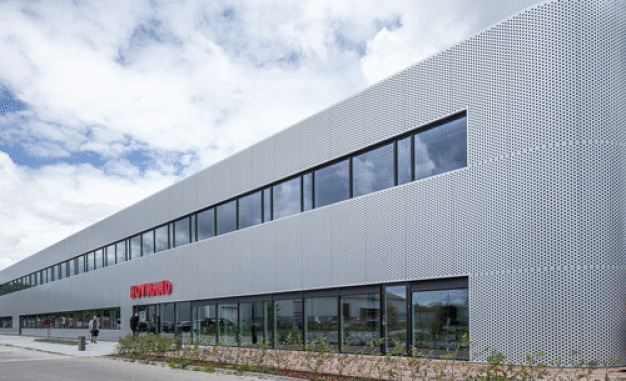 Der neue Firmensitz von HOVMAND in Køge bietet genügend Platz für Produktion und Entwicklung.