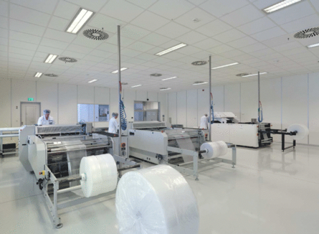 Reinraumproduktion ISO 7/8 zur Herstellung von Reinraumverpackungen bei der STRUBL KG.