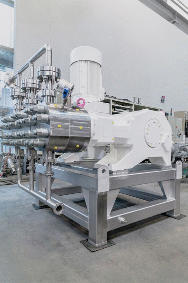 Für die Förderung von Milchpulverkonzentrat wird bei HOCHDORF seit Kurzem eine Triplex G3F hygienic Prozess-Membranpumpe des erfahrenen Pumpenherstellers LEWA eingesetzt. (Quelle: LEWA GmbH)