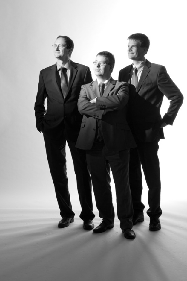 Vorstand der Curetis AG: (vlnr.) Andreas Boos (CTO), Oliver Schacht (CEO), Johannes Bacher (COO). (Foto: Curetis AG)