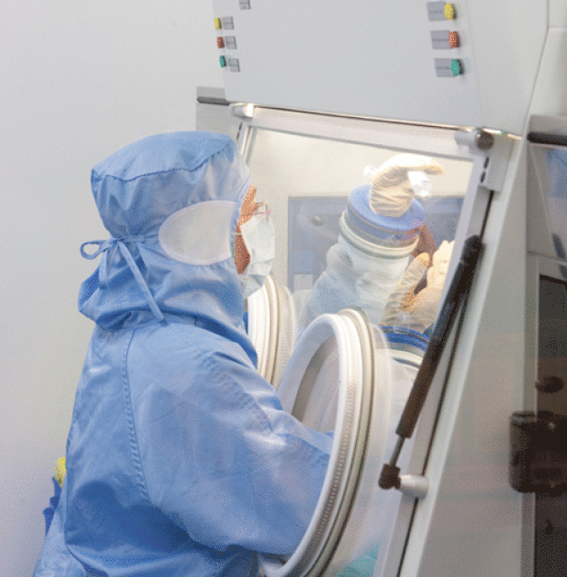 Sensible Substanzen und aufwändige Prozesse charakterisieren Life-Science-Umgebungen wie beispielsweise Reinräume und Labore. Das bedeutet auch: spezielle Anforderungen an den technischen Brandschutz. (Quelle: Siemens AG)