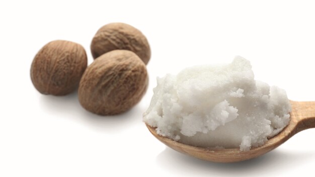 Het nieuwe productassortiment van Vink Chemicals wordt aangevuld met geselecteerde speciale ingrediënten, zoals Vinkocos® RSB (Sheaboter) als verzorgend emolliënt voor crèmes en lichaamsverzorging. (Afbeelding: Africa Studio / AdobeStock_167502262)