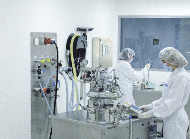 Sensible Substanzen und aufwändige Prozesse charakterisieren Life-Science-Umgebungen wie beispielsweise Reinräume und Labore. Das bedeutet auch: spezielle Anforderungen an den technischen Brandschutz. (Quelle: Siemens AG)