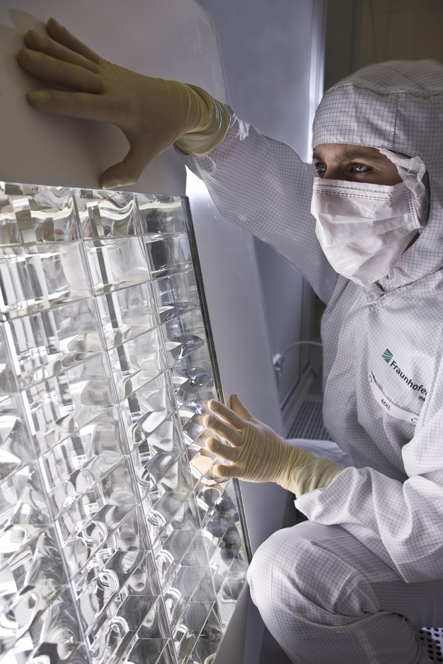 Bei den Emissionsmessungen luftgetragener Partikel sind die Produkte vom Fraunhofer Institut in den Luftreinheitsklassen nach ISO 14644-1 in der höchsten Klasse 1 eingestuft