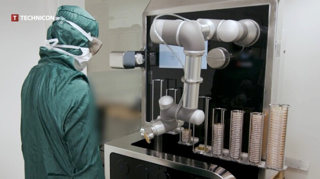 Technicon’s Glove & Gown Sampling Robot (GGSR) is a wall mounted, compact, stable and vision-based cobot solution. GGSR integrates a UR3e, holders for placing agar plates and a RFID scanner. By reducing the repetitive and time-consuming processes related to the manually teaming up process of collecting samples, GGSR is optimal for pharmaceutical companies with GMP Annex 1 requirements for systematic contamination sampling of gloves, gowns, and goggles. (Copyright: UR)