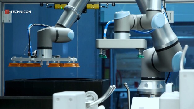 The Technicon TUB Unload & Load Module is an innovative and fully automated plug & play modular cobot solution developed for the global pharma industry. It efficiently handles TUBs and Akylux boxes (Abs) automatically. It improves ergonomics, enhances stability and secures better utilization of valuable human resources. The Technicon TUB Unload & Load combines five flexible, safe and stable Universal Robots cobots: four UR10s - two of those ceiling-mounted - and one UR20. (Copyright: Technicon) The Technicon TUB Unload & Load Module is an innovative and fully automated plug & play modular cobot solution developed for the global pharma industry. It efficiently handles TUBs and Akylux boxes (Abs) automatically. It improves ergonomics, enhances stability and secures better utilization of valuable human resources. The Technicon TUB Unload & Load combines five flexible, safe and stable Universal Robots cobots: four UR10s - two of those ceiling-mounted - and one UR20. (Copyright: Technicon)