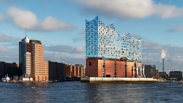 Piepenbrock übernimmt weiterhin die Unterhalts-, Glas- und Sonderreinigung in der Hamburger Elbphilharmonie und Laeiszhalle. (Bild: Elbphilharmonie, Maxim Schulz)