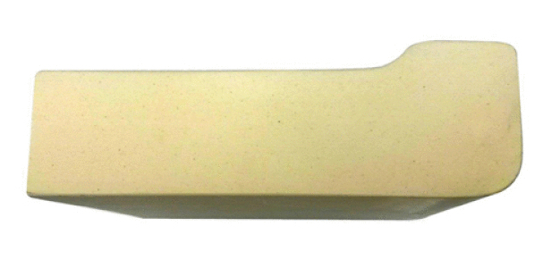 Querschnitt durch die Tischplatte aus Keramik von Kögel. Die Oberfläche erfüllt höchste Hygieneanforderungen und ist besonders stabil. (Bild: Kögel GmbH)