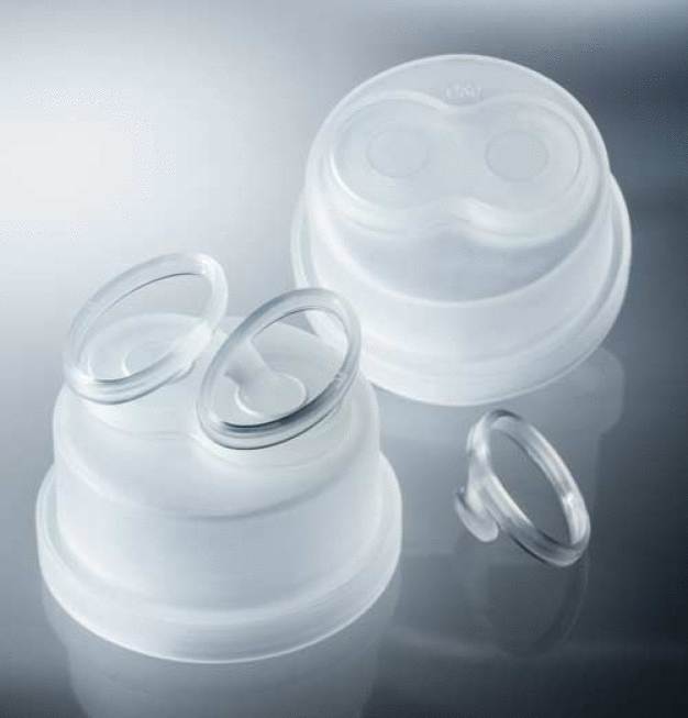 2port cap – mit Dichtelement aus TPE (Foto: Spang & Brands) / 2PortCap – with TPE seal (Photo: Spang & Brands)