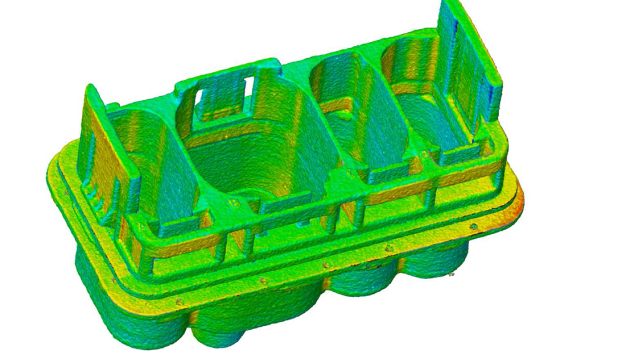 Die Auswertung der CT-Aufnahme bei 1zu1 erfolgt über Software und Farbvergleich. Rot zeigt eine Abweichung von +0,2 Millimeter und blau von -0,2 Millimeter an. (Bild: 1zu1)