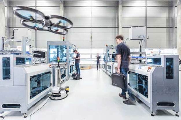 Die Testumgebung zur industrienahen Forschung, die sonst im Applikationszentrum Industrie 4.0 in Stuttgart zu finden ist, wird in Auszügen auf der AUTOMATICA gezeigt. (Quelle: Fraunhofer IPA, Foto: Rainer Bez) / Selected parts of the test environment for industrial research, which is normally located at the Application Center Industrie 4.0 in Stuttgart, will be on show at AUTOMATICA. (Source: Fraunhofer IPA, photo: Rainer Bez)