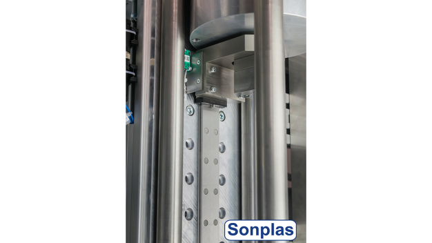 Um bei der neuen Hochdruckpumpe den Plunger exakt zu führen, kommen THK-Linearführungen mit integrierter Kugelkette zum Einsatz. (Bild: Sonplas GmbH)