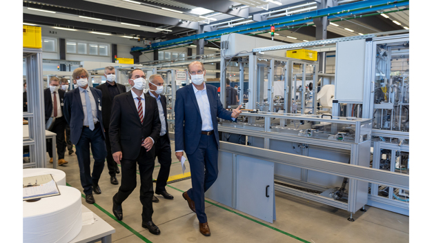 Besuch des Bayerischen Wirtschaftsministers Hubert Aiwanger bei PIA Automation Amberg.