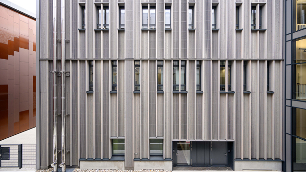 Holzfassade des neuen Produktionsgebäudes (Copyright: Erbe Elektromedizin GmbH) Holzfassade des neuen Produktionsgebäudes (Copyright: Erbe Elektromedizin GmbH)