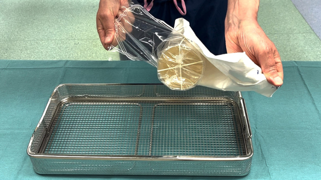 New peel apart settle plate pack developed by Cherwell to support UK national study on relationship between microbiological air quality of operating theatres and infection rates.