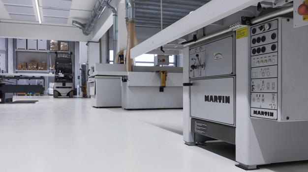 Die neue Versiegelung StoPox WL 150 ist chemisch und mechanisch gut beständig und lässt sich sehr gut reinigen. (Bild: Prekwinkel Strahl- und Beschichtungstechnik GmbH) Die neue Versiegelung StoPox WL 150 ist chemisch und mechanisch gut beständig und lässt sich sehr gut reinigen. (Bild: Prekwinkel Strahl- und Beschichtungstechnik GmbH)