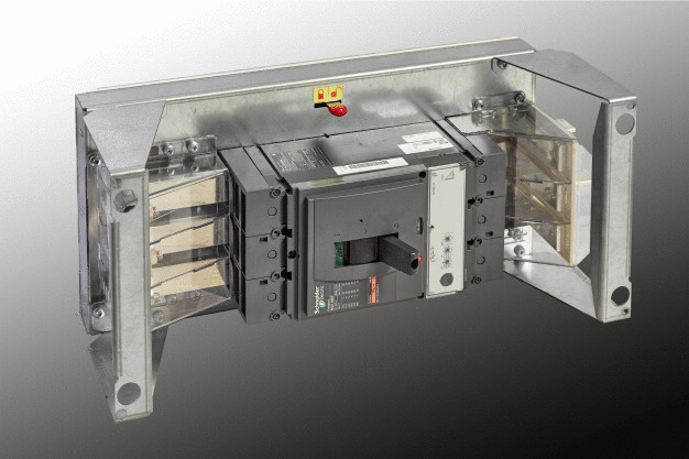 SEDOTEC hat das neue Steckmodul mit einer Zwangsauslösung für den eingebauten Kompaktleistungsschalter versehen. (© SEDOTEC)
