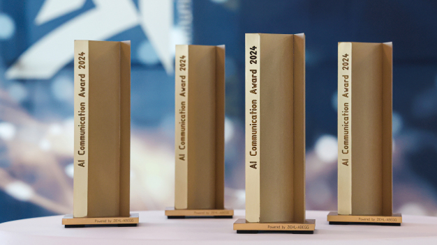 Die Trophäen beim AI Communication Award, den die Firma Ziehl-Abegg ausgerichtet hat. (Foto: Ziehl-Abegg / Ufuk Arslan)