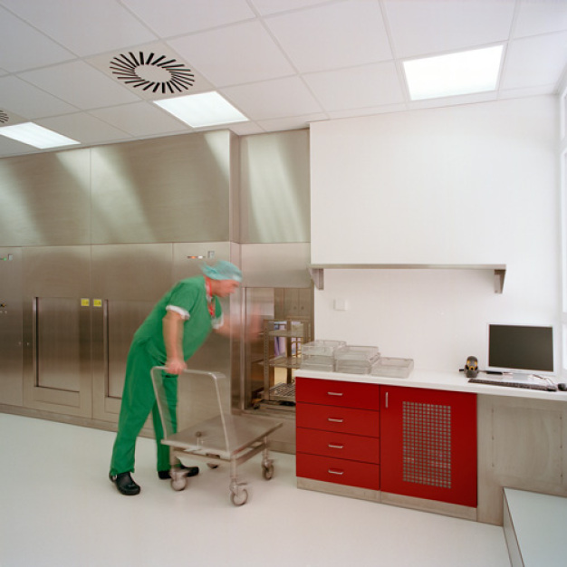 Entladeseite Sterilisation (HWP Planungsgesellschaft mbH, Fotograf: Peter Horn)