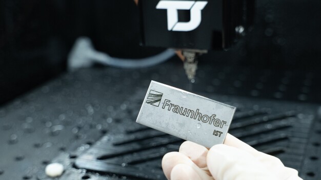 Local surface structure on a stainless steel substrate created by electrochemical jet machining (EJM). © Fraunhofer IST