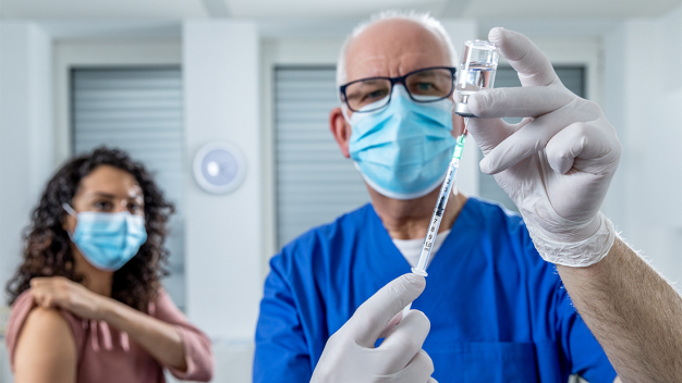 SCHOTT Pharma’s core vials are critical primary packaging for vaccines and other life-saving drugs. (Image: SCHOTT Pharma/Oana Szekely)