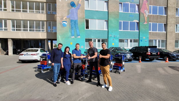 A. Shetsko übergibt Equipment an Klinikum Lviv
