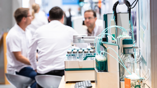 Sie sind eine Selbstverständlichkeit: Schläuche und Verbinder aus Kunststoff für das Labor. (Bild: MCH Messe Schweiz (Basel) AG)
