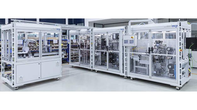 Die Wickelanlage ermöglicht die automatisierte und digitalisierte Herstellung format- und designflexibler Jelly Rolls, deren Qualität inline kontrolliert wird. (Bildquelle: Fraunhofer IPA/Foto: Rainer Bez) / The winding system, which also features an inline quality check, enables the automated and digitized manufacture of jelly rolls in different designs and formats. (Photo credit: Fraunhofer IPA/ photo: Rainer Bez) Die Wickelanlage ermöglicht die automatisierte und digitalisierte Herstellung format- und designflexibler Jelly Rolls, deren Qualität inline kontrolliert wird. (Bildquelle: Fraunhofer IPA/Foto: Rainer Bez) / The winding system, which also features an inline quality check, enables the automated and digitized manufacture of jelly rolls in different designs and formats. (Photo credit: Fraunhofer IPA/ photo: Rainer Bez)