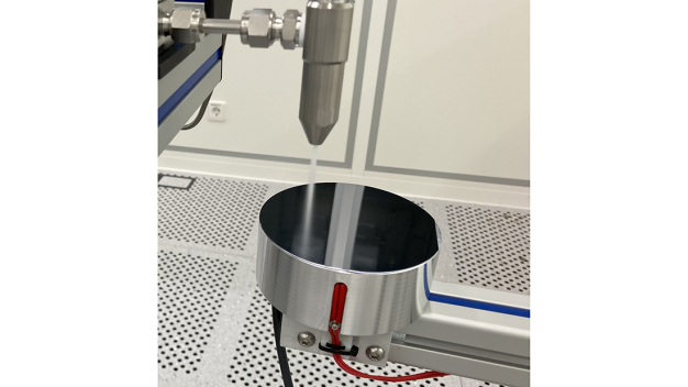 Die Prozessauslegung, bei der alle Prozessparameter exakt an die jeweilige Applikation, die Materialeigenschaften, die zu entfernenden Verunreinigungen sowie die geforderte Sauberkeit angepasst werden, erfolgt im Technikum der acp systems. (Bildquelle: acp systems) / The process itself, where all process parameters are precisely adapted to the respective application, material properties, contamination to be removed and cleanliness specifications, is designed in acp systems' technical center. (Photo credit: acp systems)