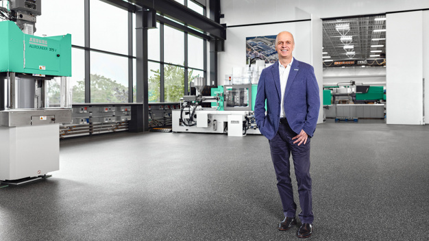 Martin Baumann, Geschäftsführer von Arburg Inc., der US-Zentrale in Rocky Hill, Connecticut. (Foto: Arburg) / Martin Baumann, President of Arburg Inc., the US headquarters in Rocky Hill, Connecticut. (Photo: Arburg)