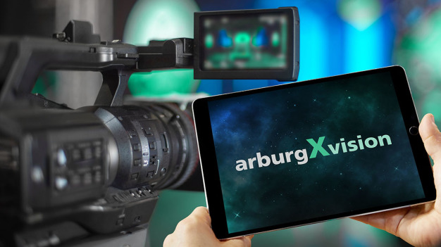 Mit seinem neuen Digital-Format arburgXvision startet Arburg am 28. Januar 2021 – danach geht es im monatlichen Rhythmus weiter. (Foto: Arburg) / Arburg will launch its new digital format arburgXvision on 28 January 2021, after which it will continue on a monthly basis. (Photo: Arburg)
