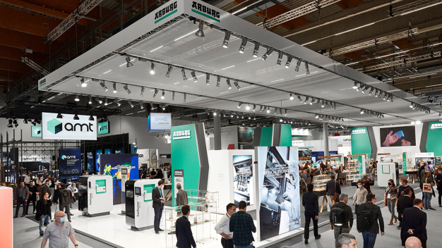 Großer Messestand, große Innovationen, großes Interesse: Die Weltleitmesse Formnext 2021 war für Arburg ein voller Erfolg. (Foto: ARBURG) / Large stand, major innovations, great interest: World-leading trade fair formnext 2021 was a complete success for Arburg. (Photo: ARBURG)