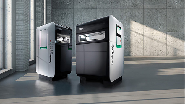 Mit den Freeformern 200-3X und 300-3X deckt Arburg ein breites Spektrum für die industrielle additive Fertigung von Funktionsbauteilen aus Originalmaterial ab. (Foto: Arburg) / The 200-3X and 300-3X Freeformer machines enable Arburg to cover a broad spectrum in the industrial additive manufacturing of functional parts from original materials. (Photo: Arburg)