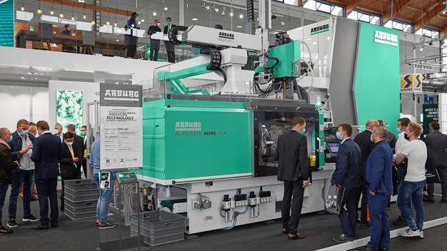 Weltpremiere auf der Fakuma: Die neue Mehrkomponentenmaschine Allrounder More. (Foto: ARBURG) / World premiere at Fakuma: The new Allrounder More multi-component machine. (Photo: ARBURG)