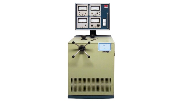 Az első szivárgáskereső készüléket Pfeiffer az 1960-as években találta fel. Az ASM 4 héliumot használt vizsgáló gáznak. Forrás: Pfeiffer Vacuum+Fab Solutions.