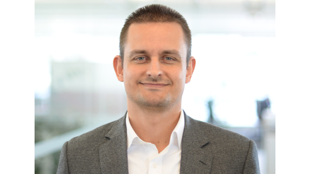 Jürgen Ries (CEO): „Als kaufmännischer Leiter mit Fokus auf Controlling und Innovationsfinanzierung stärkt Herr Dr. Näser die Stellung der ASYS Group auf dem Markt und treibt den Ausbau des Produktportfolios voran. Wir freuen uns, mit ihm einen erfahrenen Experten an Bord zu haben, der unsere Weiterentwicklung entscheidend mitgestalten wird.“ / Jürgen Ries: “As Commercial Director with a focus on controlling and innovation financing, Dr. Näser will strengthen the ASYS Group's market position and drives the expansion of the product portfolio forward. We are delighted to have an experienced expert on board who will play a decisive role in shaping our further development.”