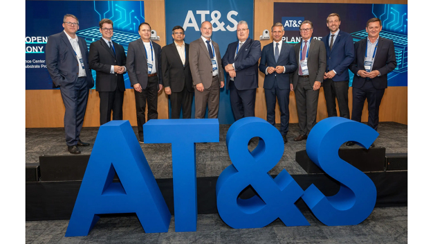 „Wir brauchen eine mutige und innovative Mikroelektronik-Strategie für Europa, damit Europa wieder wettbewerbsfähig wird“, fordert AT&S-CEO Michael Mertin. Für Wirtschaftsminister Wolfgang Hattmannsdorfer ist „Mikroelektronik eine der zentralen Schlüsseltechnologien des digitalen Zeitalters, ohne die Künstliche Intelligenz nicht denkbar ist“. / “We need a bold and innovative microelectronics strategy for Europe to regain its competitiveness,” says AT&S CEO Michael Mertin. For Wolfgang Hattmannsdorfer, Federal Minister for Economy, Energy and Tourism “Microelectronics is one of the key technologies of the digital age, without it artificial intelligence is inconceivable.”