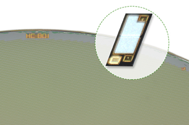 Abbildung 2: Miniatur-Feuchtesensor HC801 für Massenanwendungen (Foto: E+E Elektronik GmbH) / Figure 2: Miniature humidity sensor HC801 for mass applications (Photo: E+E Elektronik GmbH)