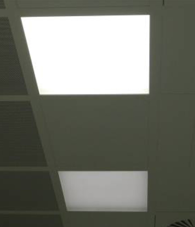 Die LED-Leuchten erlauben bei den Formaten deutlich mehr Flexibilität. Für die Lampen im Messlabor wurden beispielsweise die Abmessungen von FFUs übernommen. So konnte eine modulare Decke geschaffen werden, bei der sich die einzelnen Elemente hin- und herschieben lassen. Die LED-Leuchten erlauben bei den Formaten deutlich mehr Flexibilität. Für die Lampen im Messlabor wurden beispielsweise die Abmessungen von FFUs übernommen. So konnte eine modulare Decke geschaffen werden, bei der sich die einzelnen Elemente hin- und herschieben lassen.