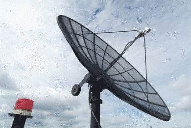 Die Antennenanlage auf dem Dach der TU Berlin gehört zur Bodenstationstechnik des Fachgebiets Raumfahrttechnik. (© TU Berlin/PR/Ulrich Dahl)