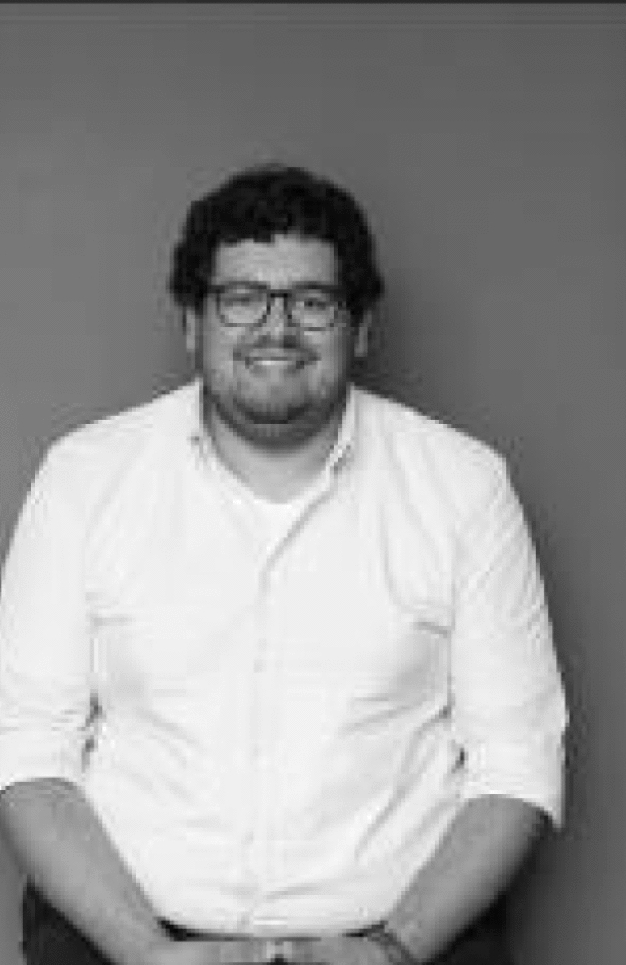 „Durch die Gegenüberstellung der Herausforderungen des Kunden und unserem Know-How ergibt sich die kundenspezifische Lösung, wobei wir großen Wert auf Nachhaltigkeit und Partnerschaft legen“, erklärt Flurin Alexander-Urech, UVC-Experte und zuständig für den Verkauf Schweiz bei der sterilAir AG. (Quelle: sterilAir AG) „Durch die Gegenüberstellung der Herausforderungen des Kunden und unserem Know-How ergibt sich die kundenspezifische Lösung, wobei wir großen Wert auf Nachhaltigkeit und Partnerschaft legen“, erklärt Flurin Alexander-Urech, UVC-Experte und zuständig für den Verkauf Schweiz bei der sterilAir AG. (Quelle: sterilAir AG)