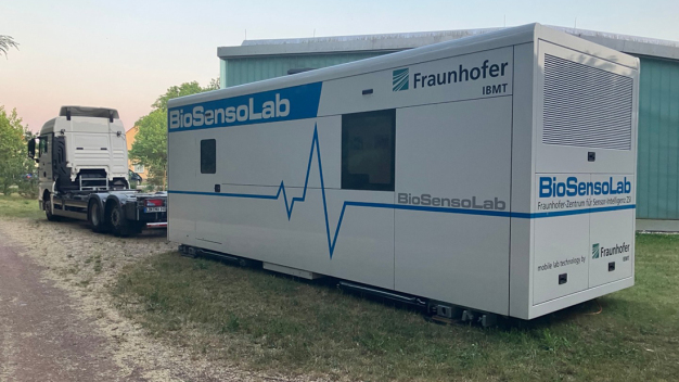 Mobiles Labor BioSensoLab des Fraunhofer IBMT. © Prof. Dr. Uwe Knauer, Hochschule Anhalt, Bernburg.
