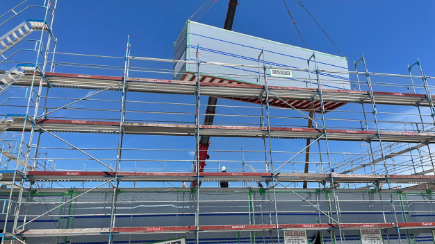 Stellung der Module für den ersten Bauabschnitt des Laborgebäudes am Heidelberg Innovation Park (HIP). (Foto: Cadolto Modulbau GmbH)