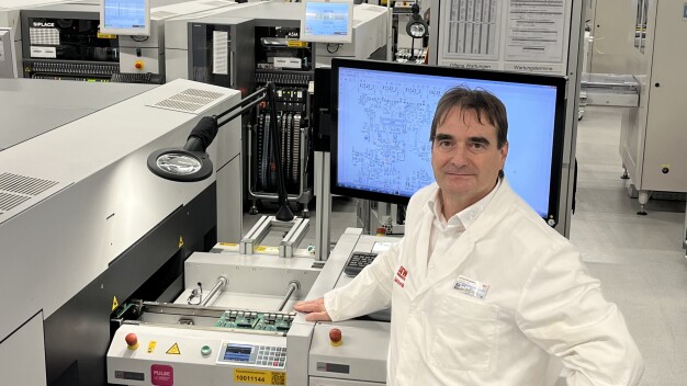 Bernhard Kirchgäßner: Leiter Automatische Bestückung bei SEW-EURODRIVE (Copyright: ASYS Group) Bernhard Kirchgäßner: Leiter Automatische Bestückung bei SEW-EURODRIVE (Copyright: ASYS Group)