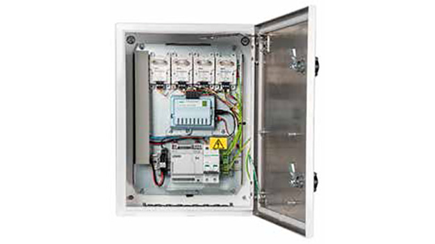 CAB100-Industrieschaltschrank mit universellem DL4000-Datenlogger und PDT101-Differenzdrucksensoren / CAB100 Industrial Cabinet with the DL4000 universal logger and PDT101 differential pressure sensors