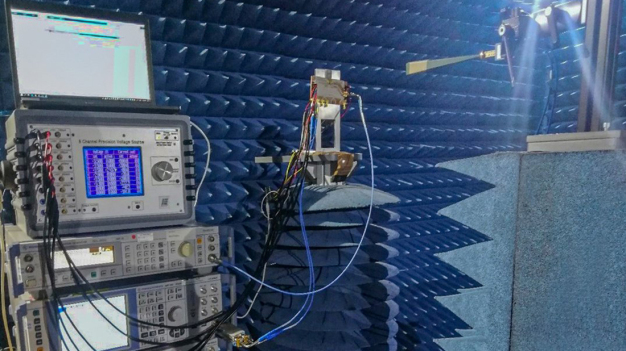Die Testumgebung: In der Antennenmesskammer konnte die ultraschnelle Datenübertragung nachgewiesen werden. © IHP / The test bed: Ultra-fast data transmission was demonstrated in the antenna measurement chamber.© IHP 